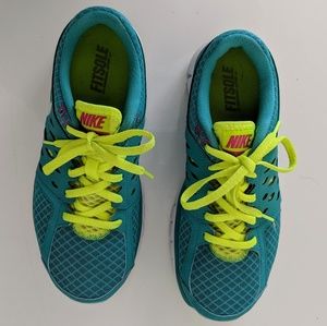 Nike Fit Soul Sneakers Teal with Lime Green